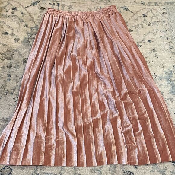 Velvet Rose Blush Pink Pleated Skirt - Picture 5 of 9